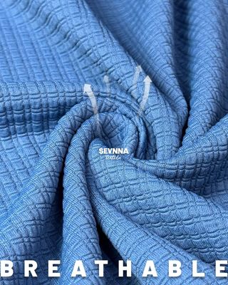 আমাদের শ্বাসপ্রশ্বাসযোগ্য এবং নমনীয় যোগা পোশাকের কাপড়ের সাথে শান্ত ও আরামদায়ক থাকুন