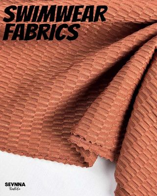 প্রিমিয়াম টেক্সচার্ড সাঁতারের পোশাকের কাপড়, ১৩০ সেমি প্রস্থ, ২৫০ জিএসএম ওজন এবং পুনর্ব্যবহৃত নাইলন উপাদান, যা উচ্চ কার্যকারিতার সাঁতারের পোশাকের জন্য উপযুক্ত