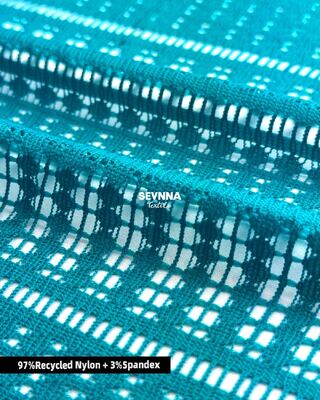 টেকসই এবং আরামদায়ক পোশাকের জন্য পুনর্ব্যবহৃত নাইলন সহ 160 গ্রাম জ্যাকার্ড স্টাইলের ডাবল বুনন কাপড়